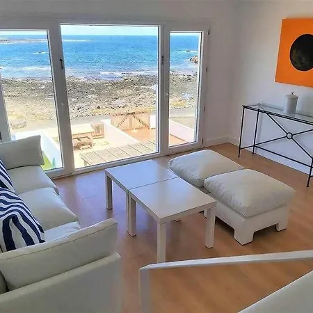 Hébergement de vacances Blue Breeze House With Pool Facing Sea Corralejo