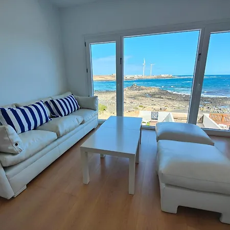 Blue Breeze House With Pool Facing Sea Hébergement de vacances *