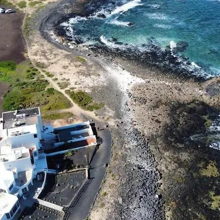 Blue Breeze House With Pool Facing Sea Holiday home