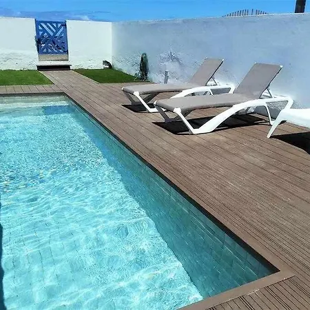 Holiday home Blue Breeze House With Pool Facing Sea